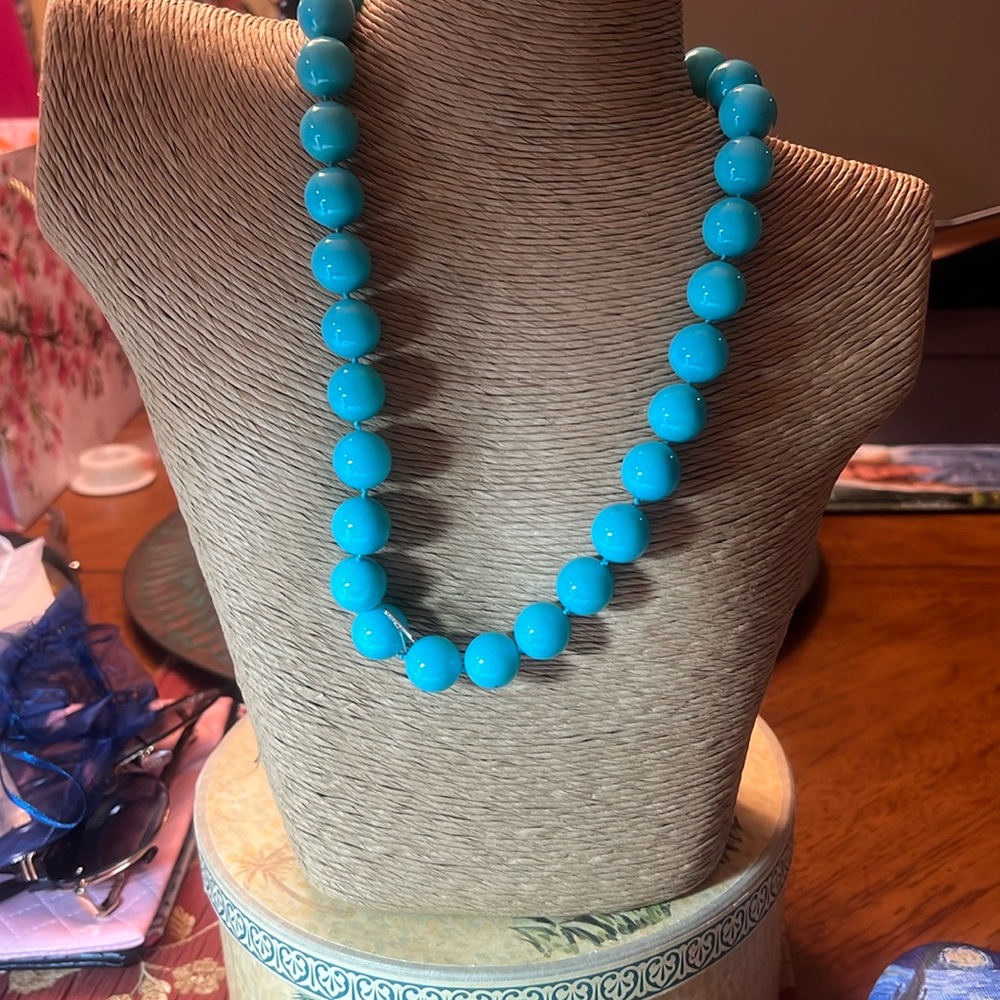 Sleeping Beauty colored Shell Pearls